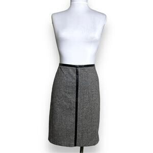 Vintage style wool blend gray and black Laundry pencil skirt size 6 made in USA